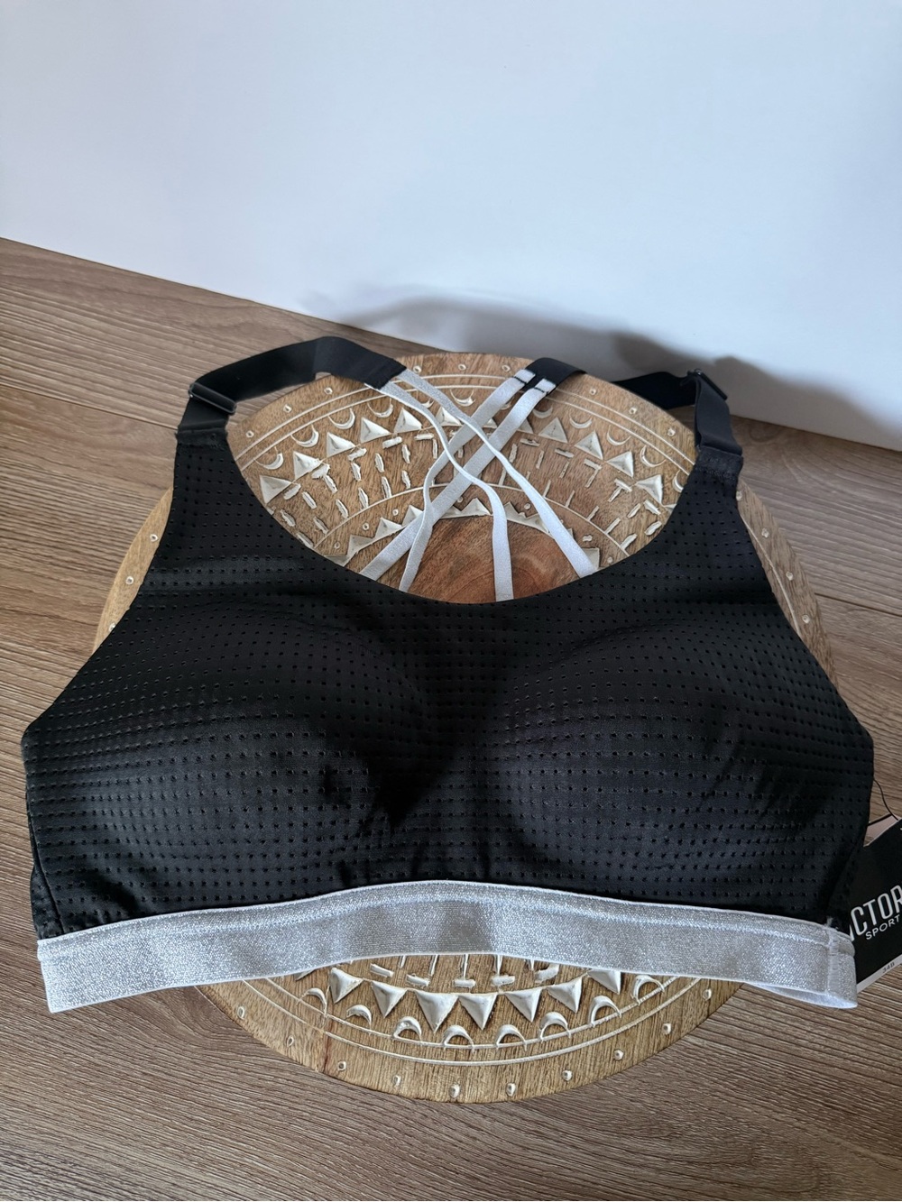 Victoria Sport Lightweight Sport Bra 34B Black Silver Strappy NWT